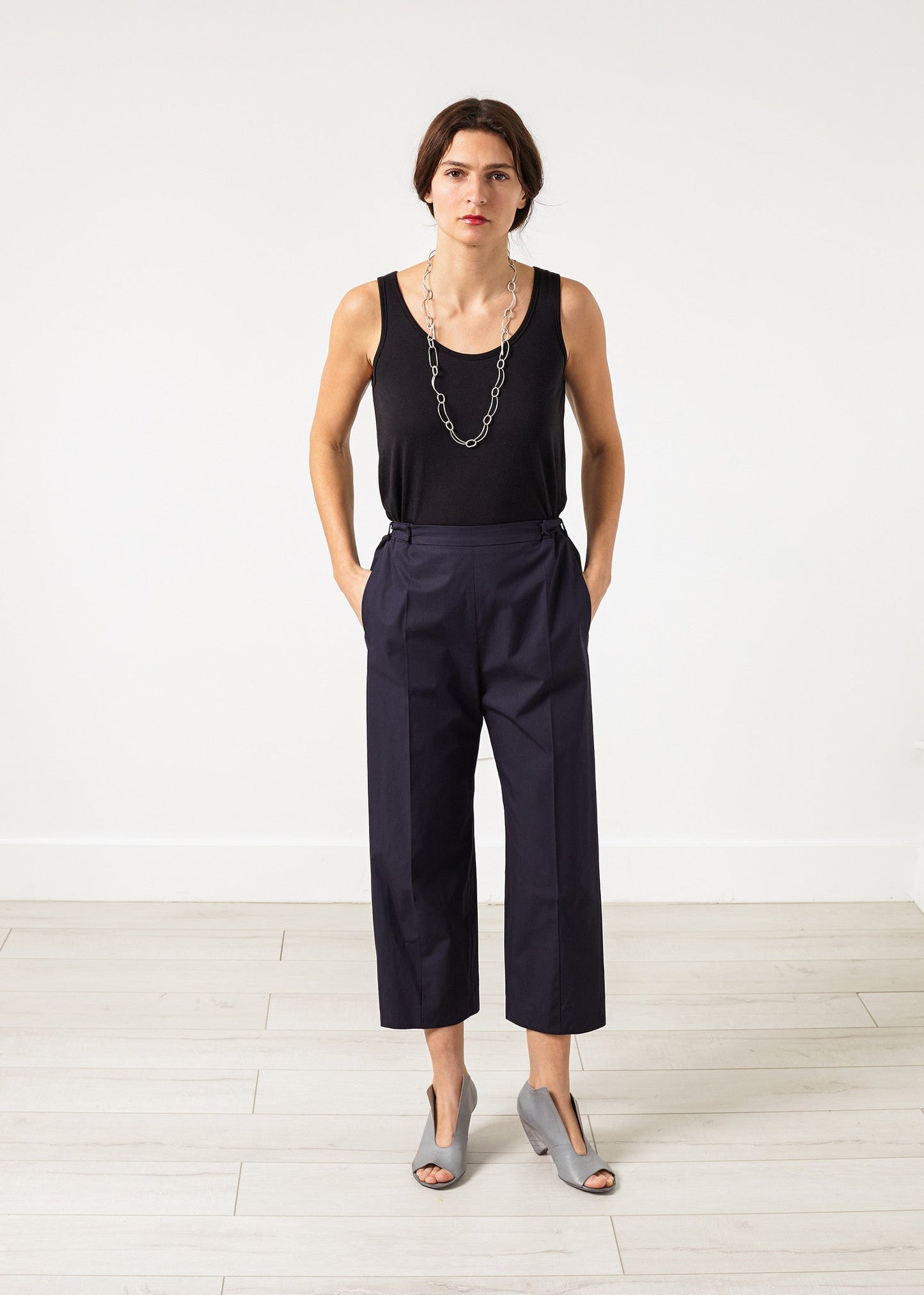 Pantaloni corti larghi in blu navy