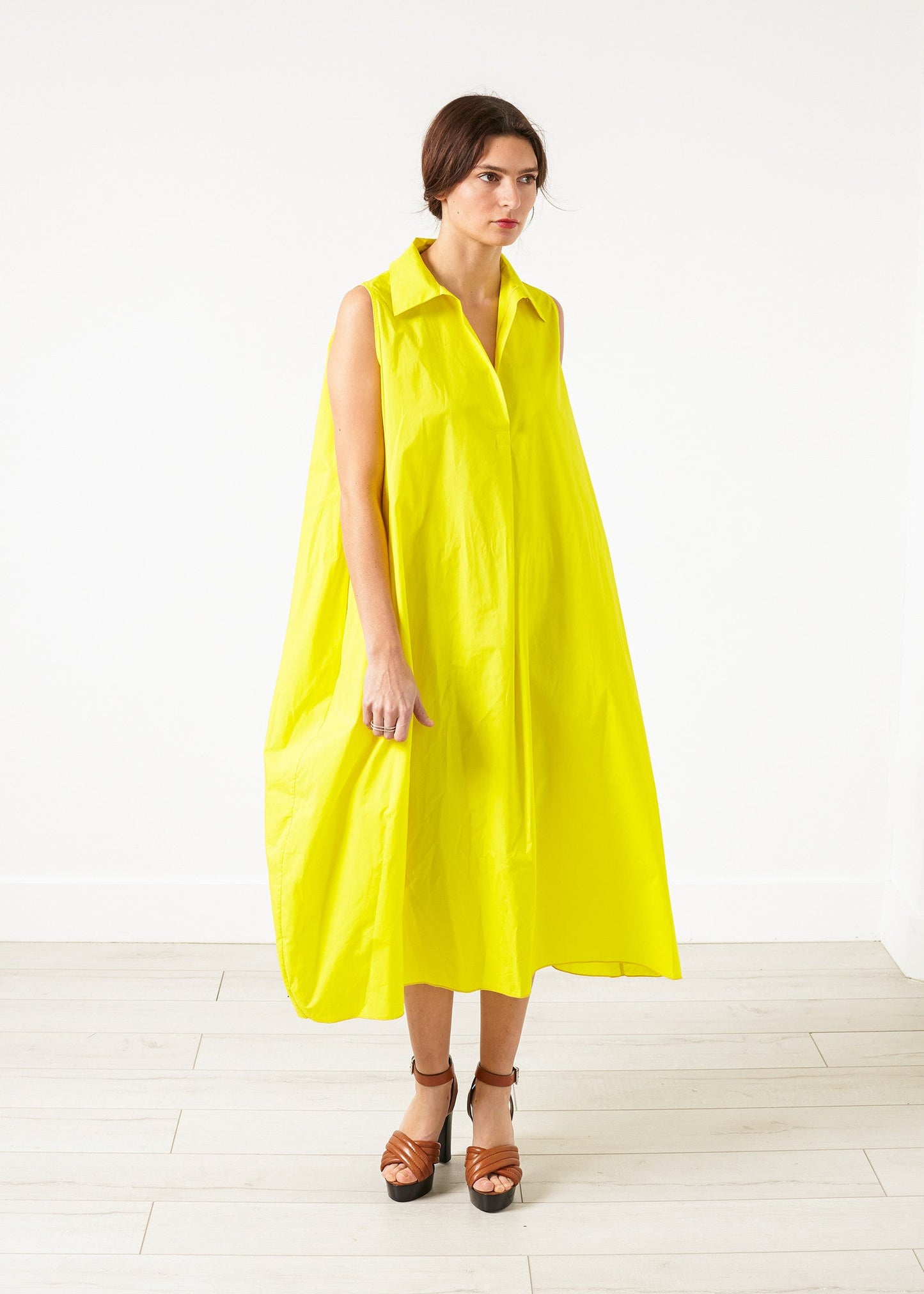 Abito in cotone a palloncino in giallo