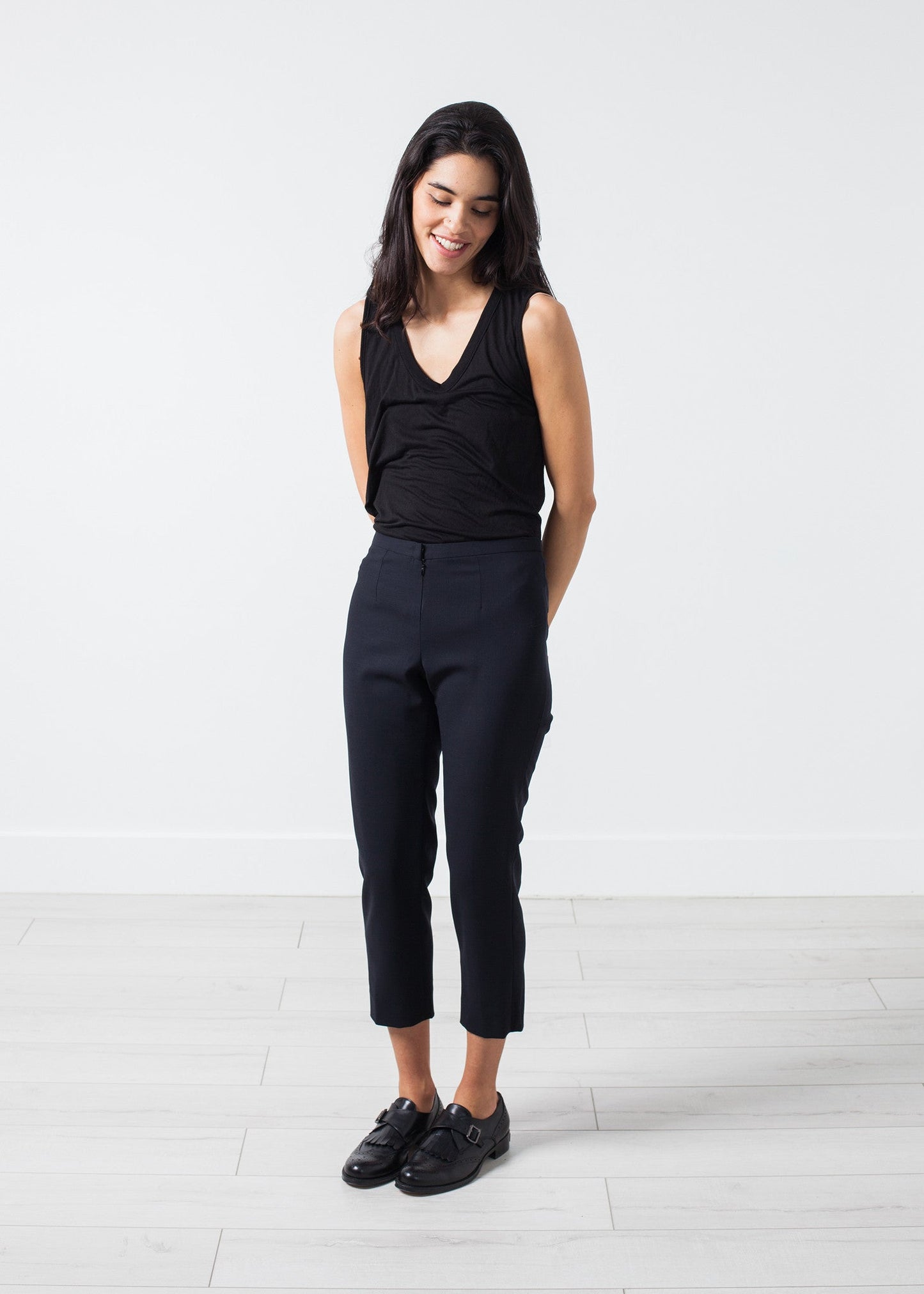 Pantalone corto in lana blu navy