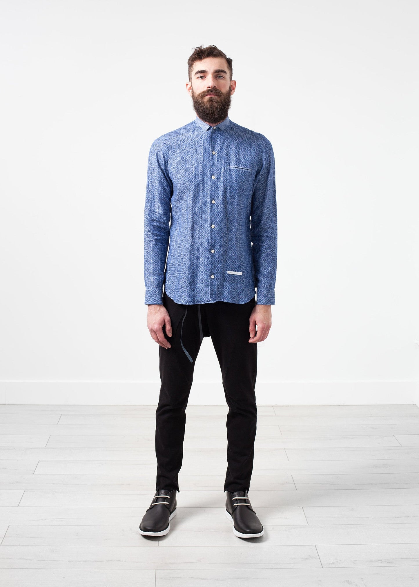 Bottone in lino in diamante blu