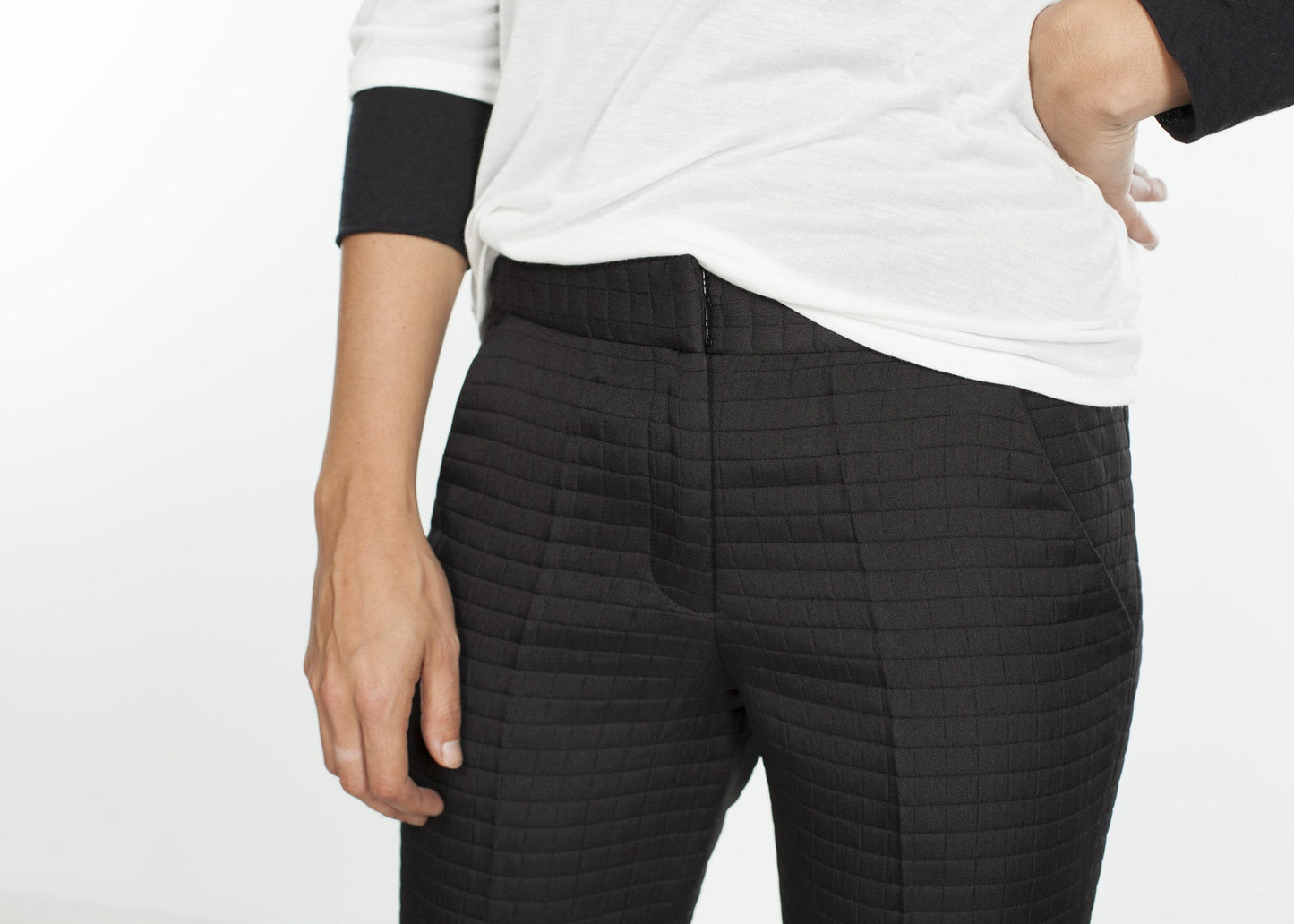 Pantaloncini al ginocchio a punto quadrato in nero