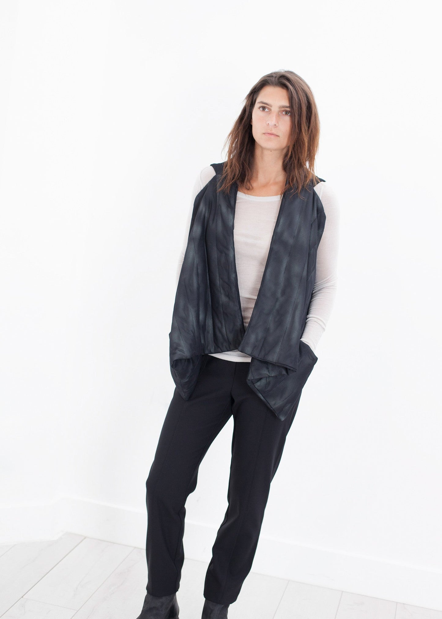 Gilet in rete trapuntata in nero/bianco