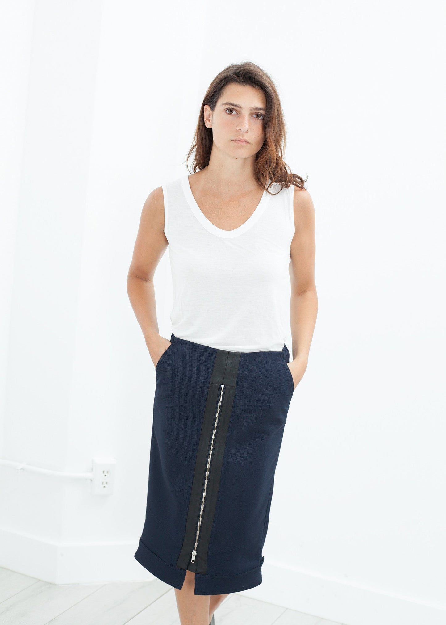Gonna con cerniera a contrasto in blu navy