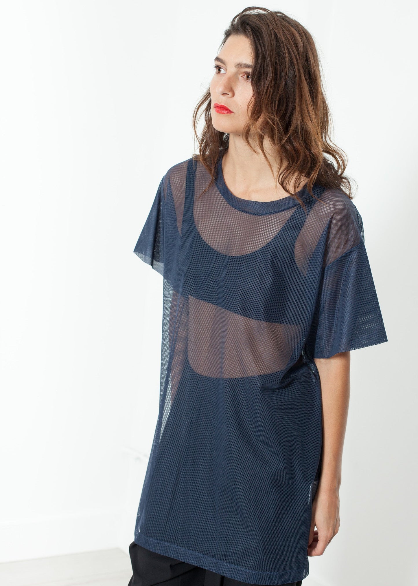 Maglia sopra il vestito in blu marino
