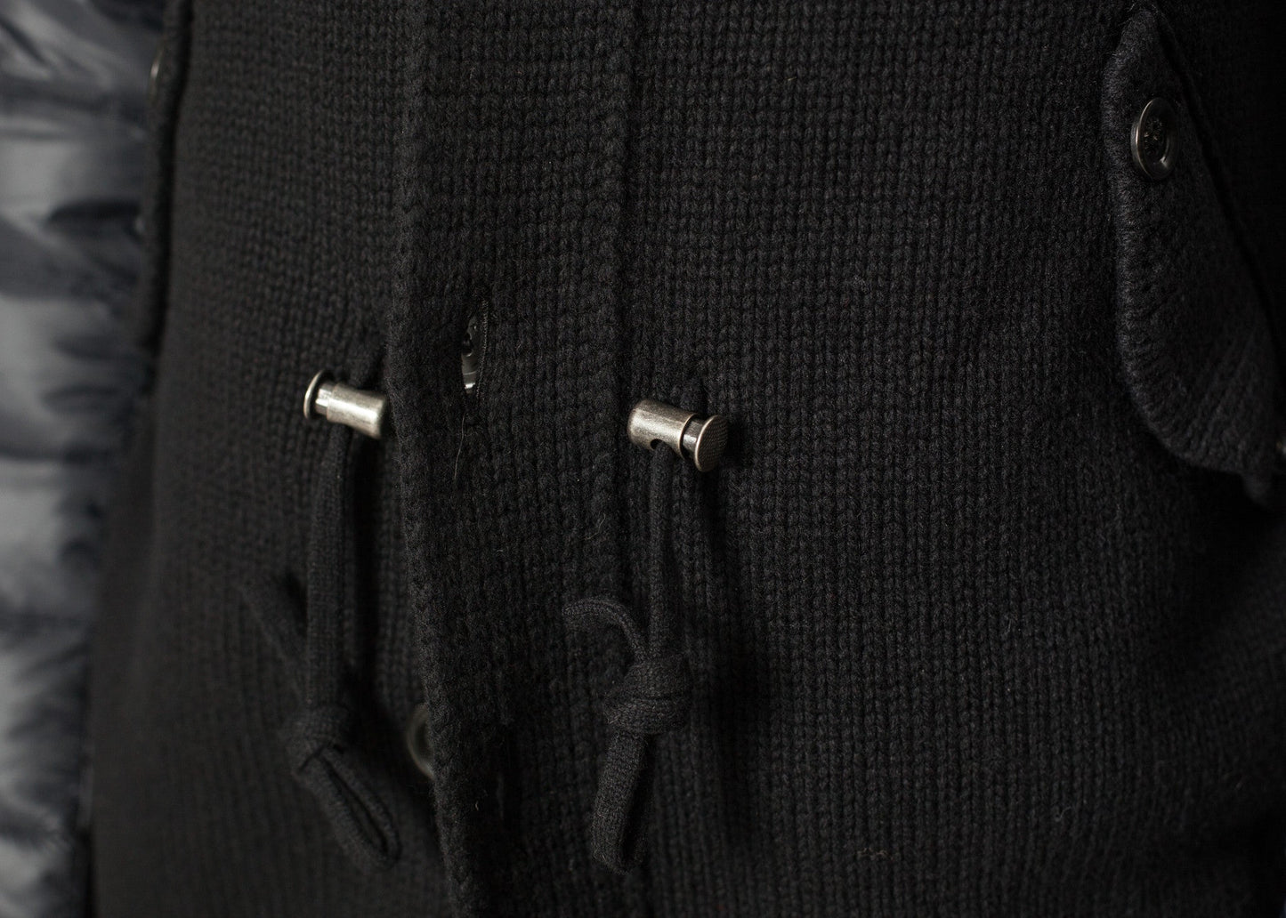 Parka con cappuccio in nero