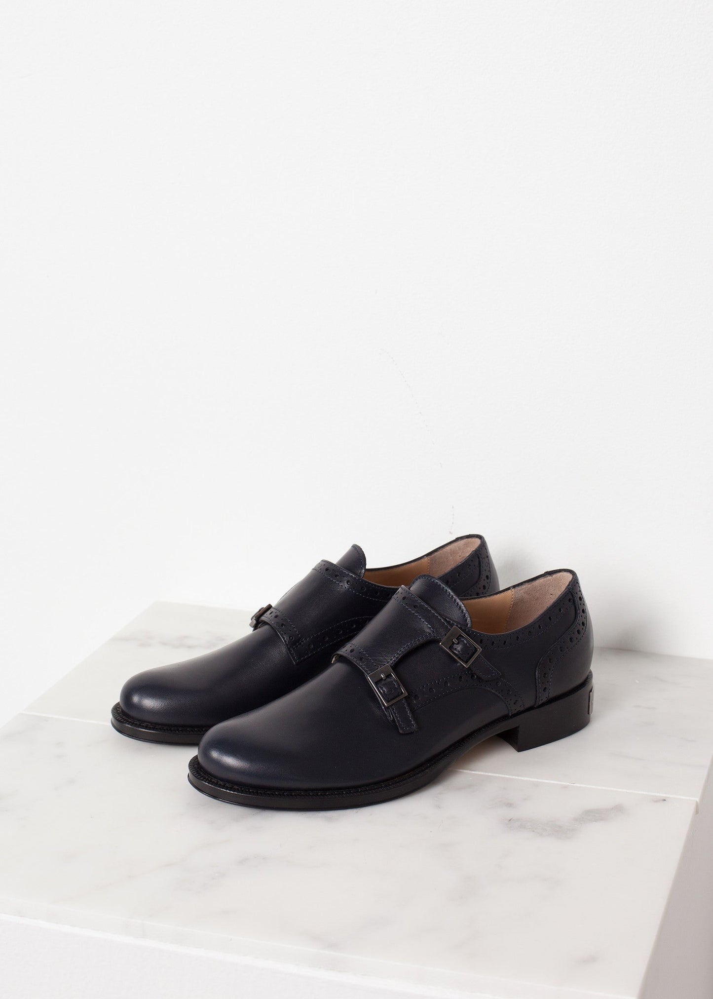 Scarpa con fibbia in blu navy