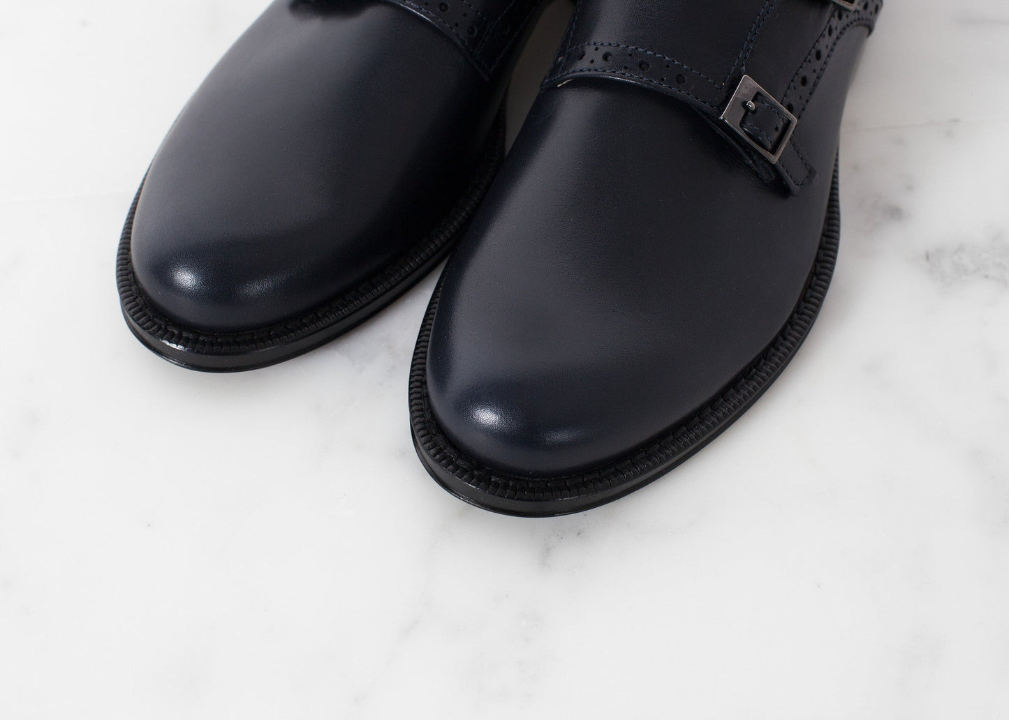 Scarpa con fibbia in blu navy