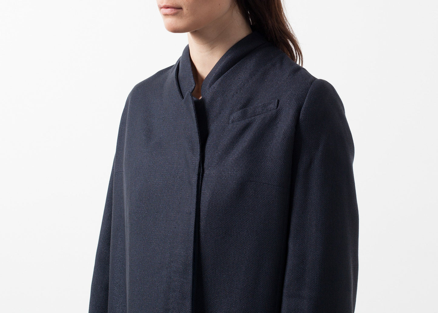 Cappotto con pieghe intrecciate