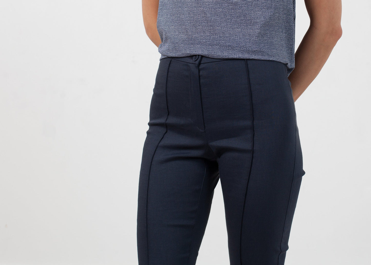 Pantaloni Tai