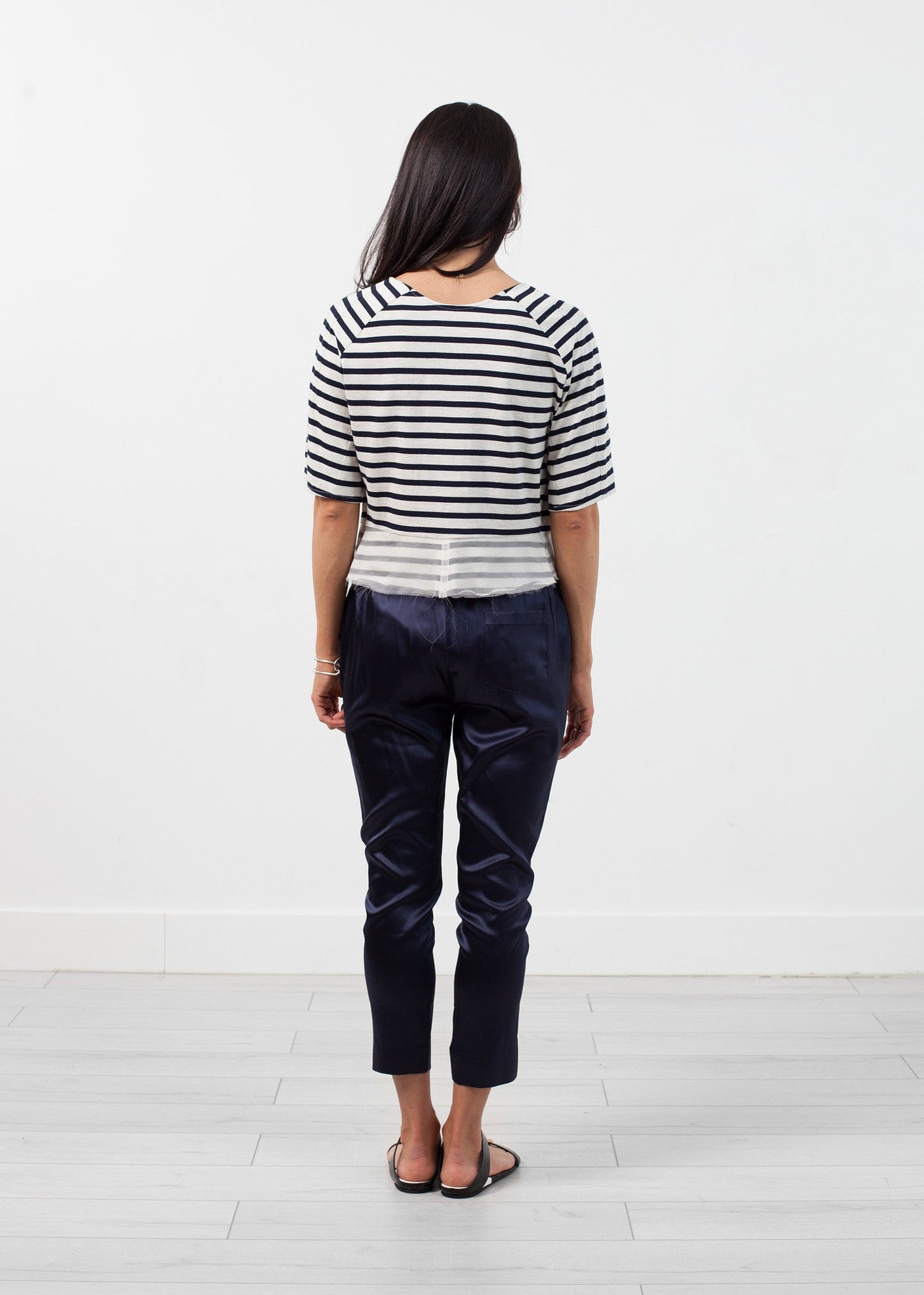 Top con maniche a righe blu scuro