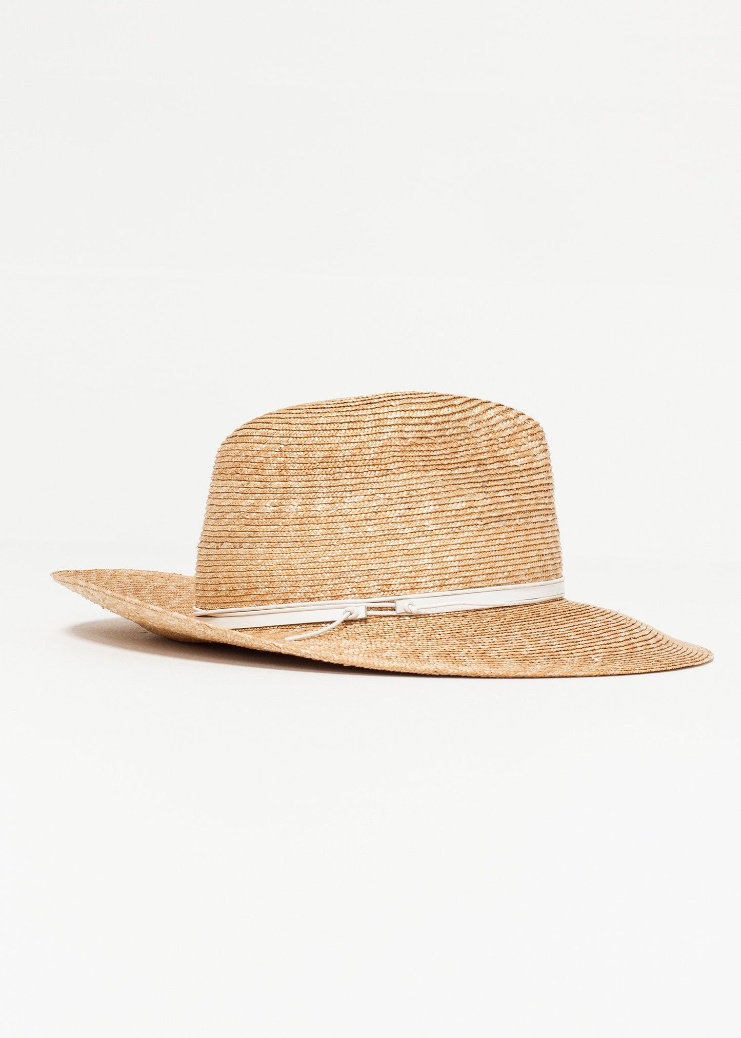 Cappello Avvolto in Paglia/Bianco