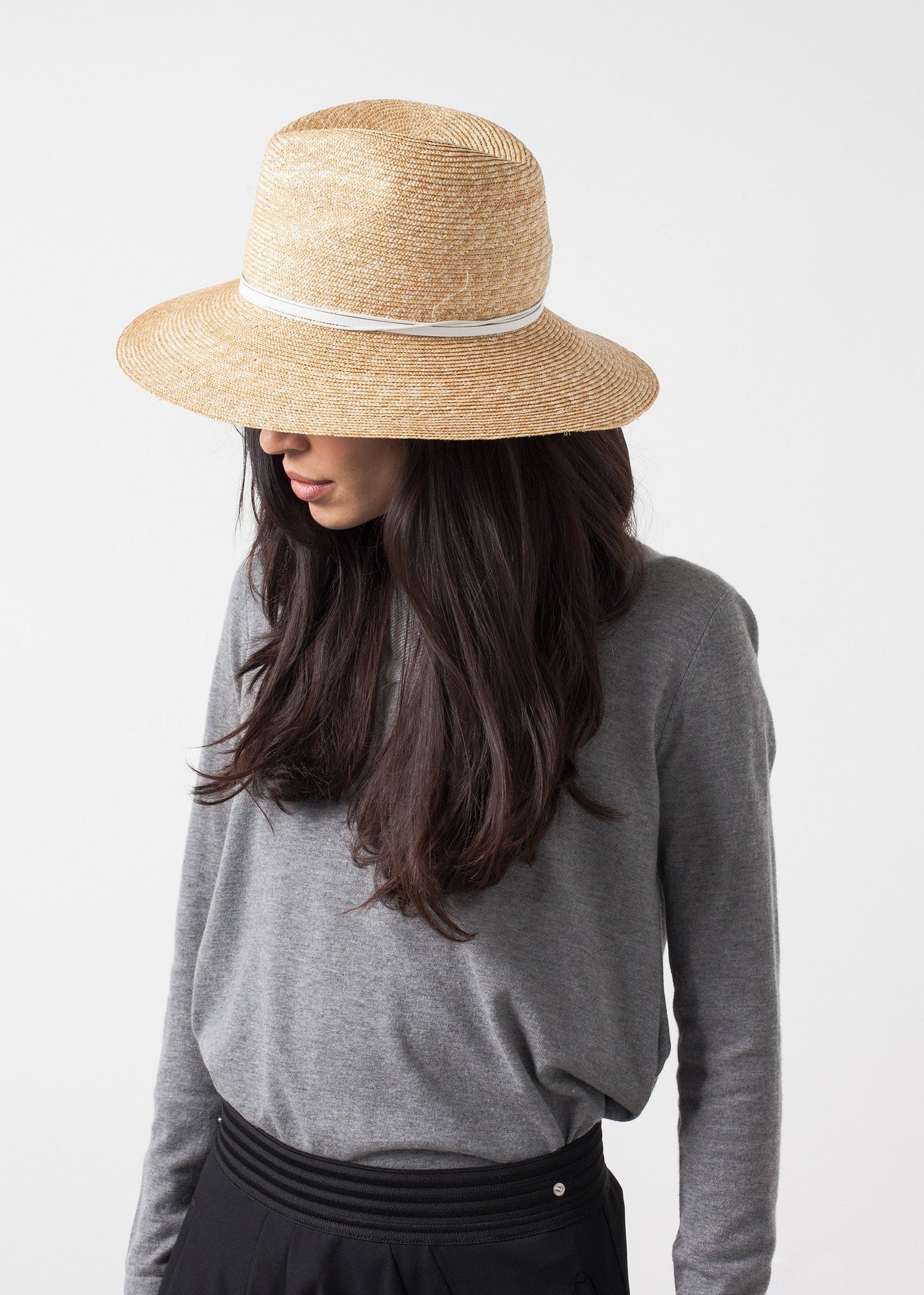 Cappello Avvolto in Paglia/Bianco