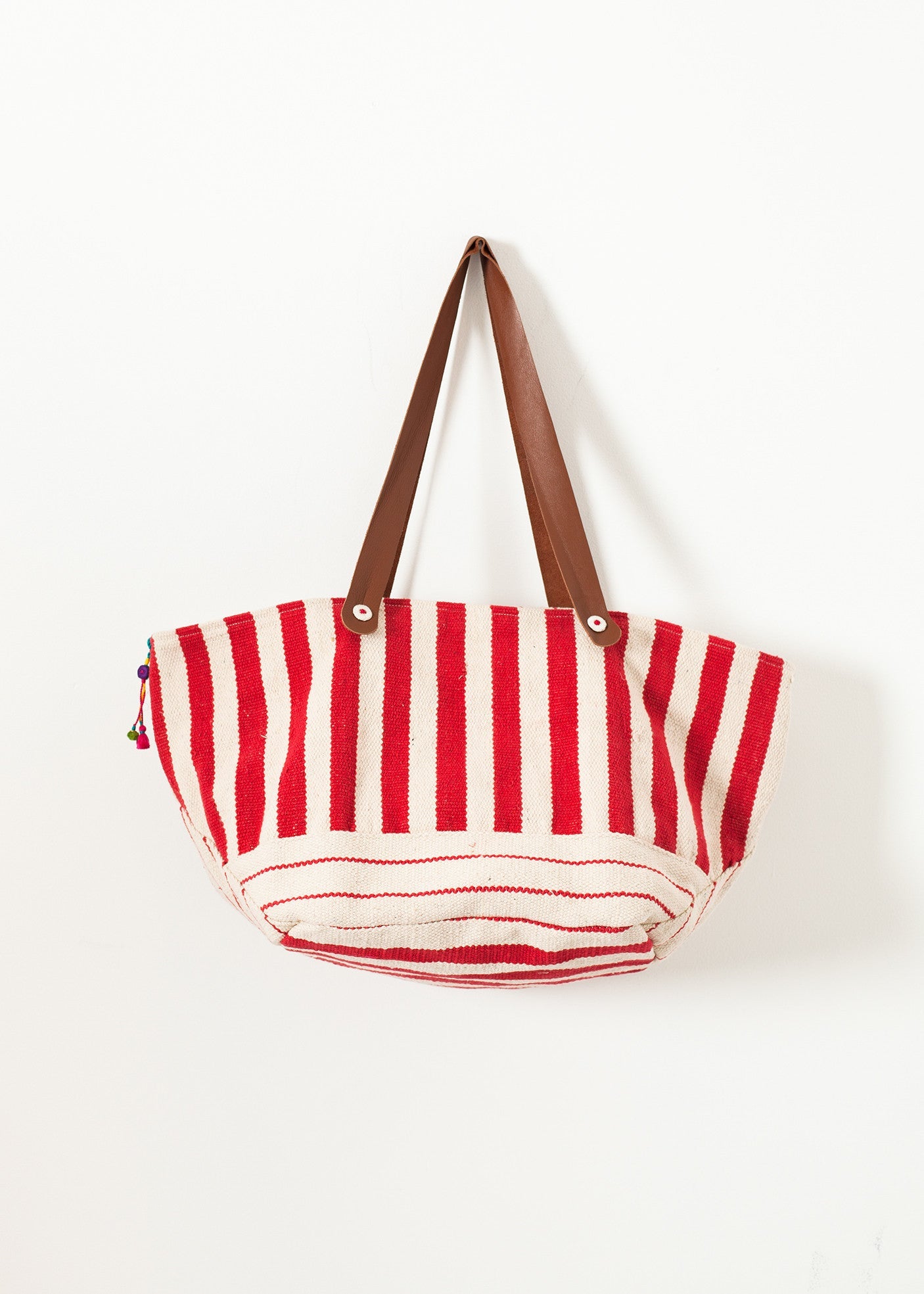 Borsa oversize intrecciata a righe rosse