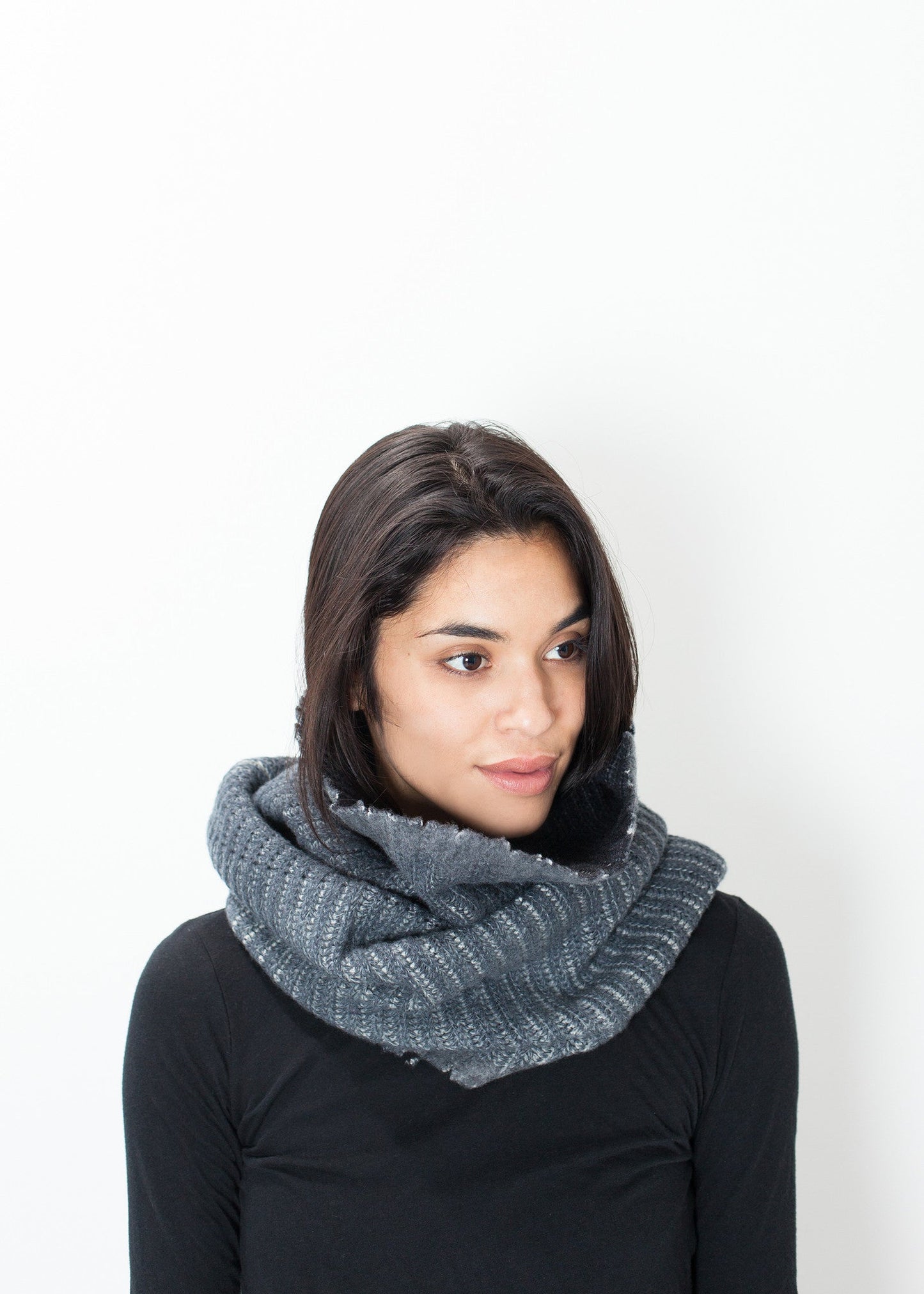 Scaldacollo in maglia in grigio