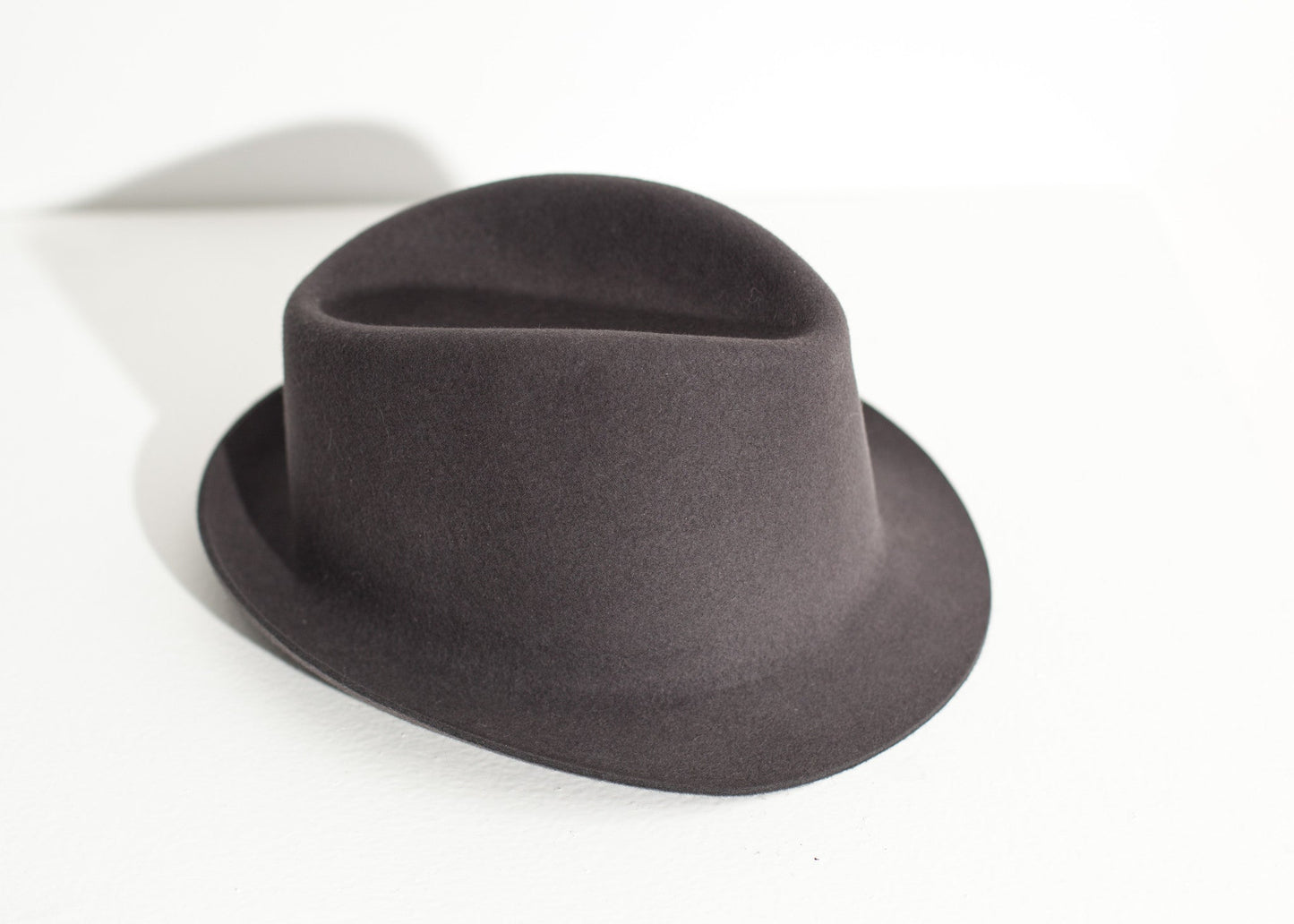 Cappello Charles in grigio acciaio