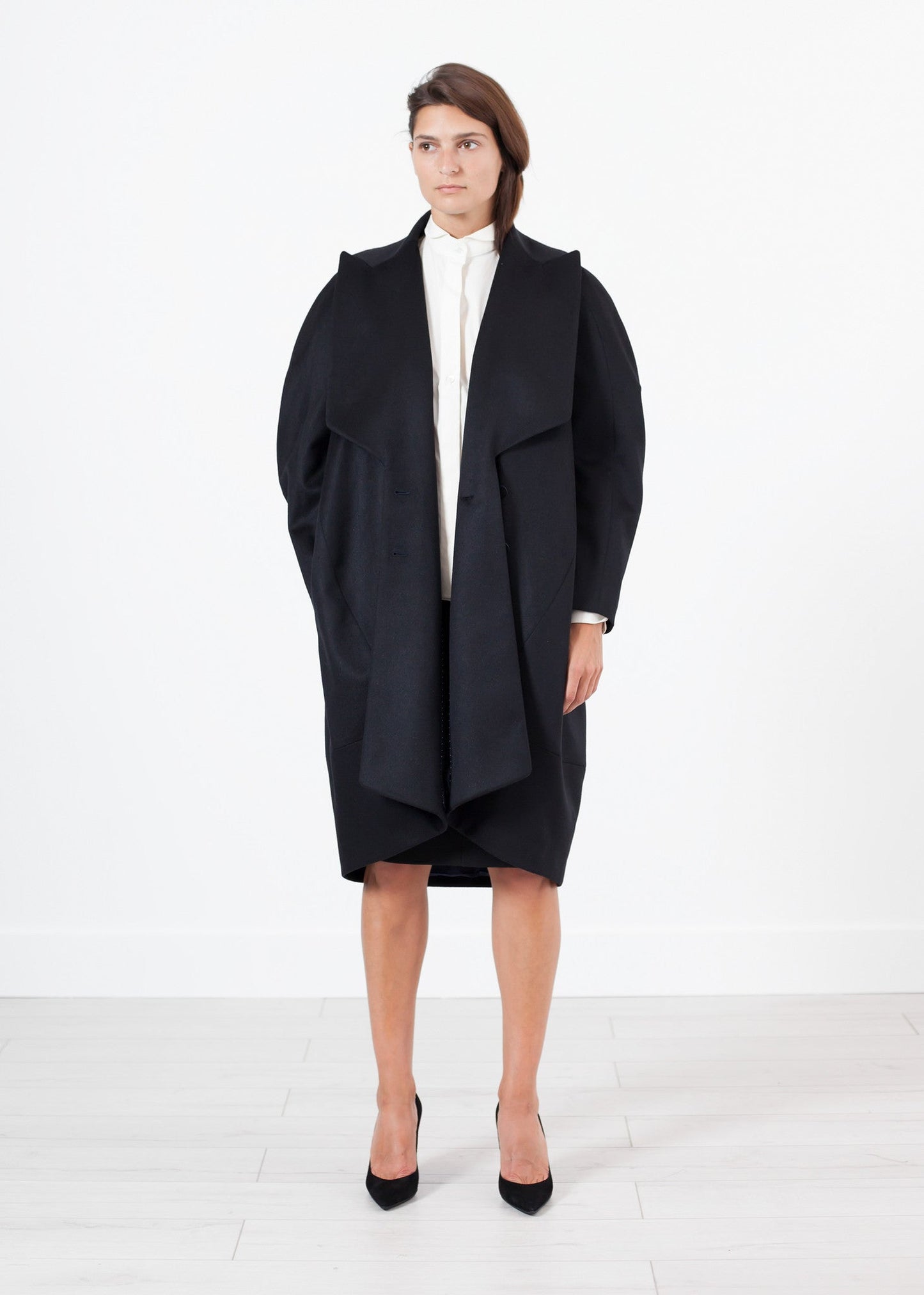 Cappotto bozzolo Shahmeena in nero 