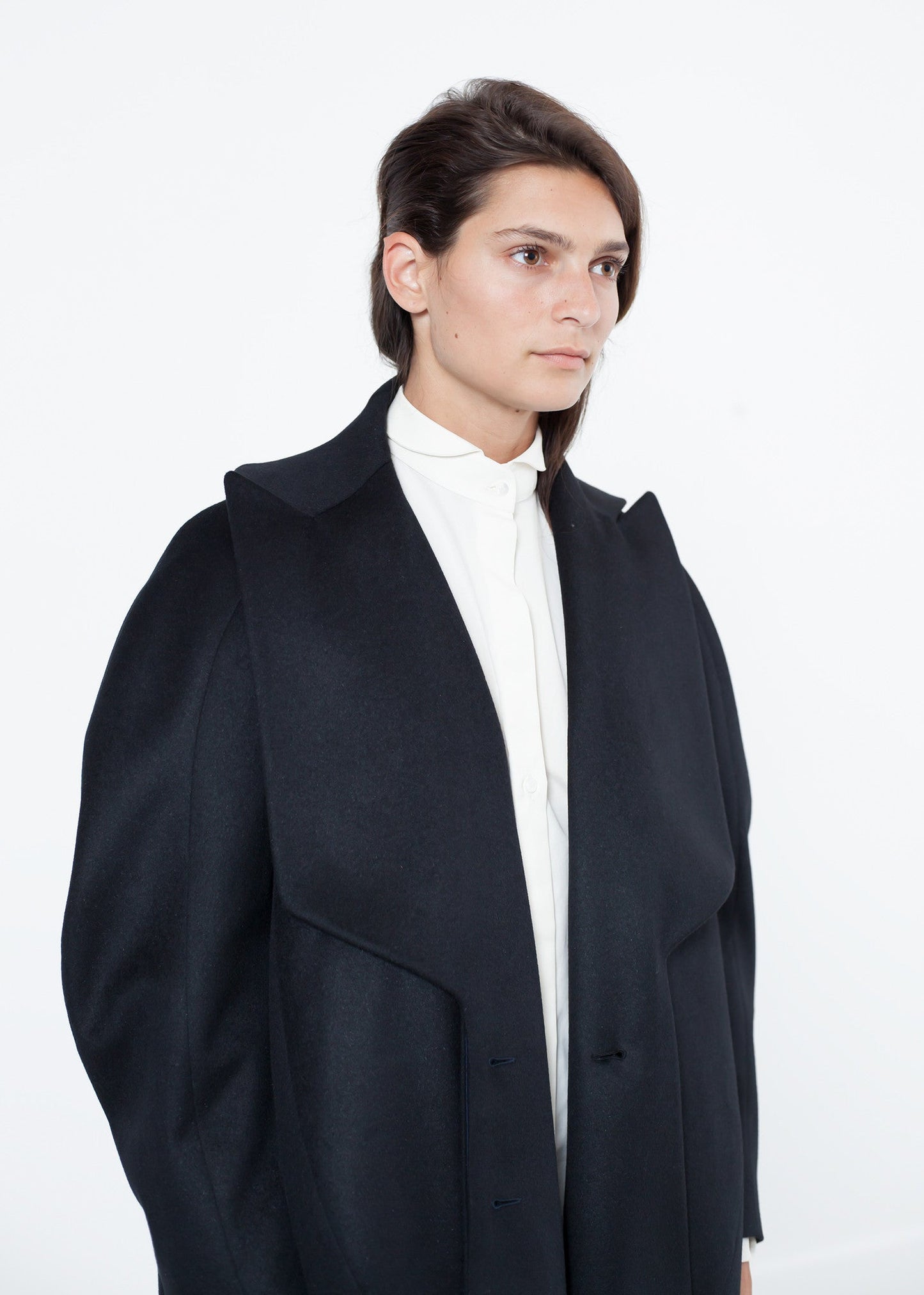 Cappotto bozzolo Shahmeena in nero 