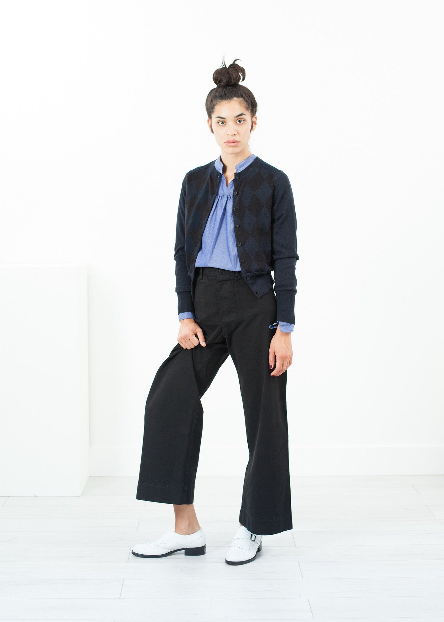 Cardigan con motivo trapuntato in nero/blu scuro 