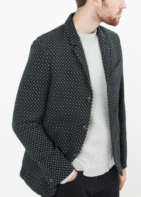 Serra Blazer nella foresta