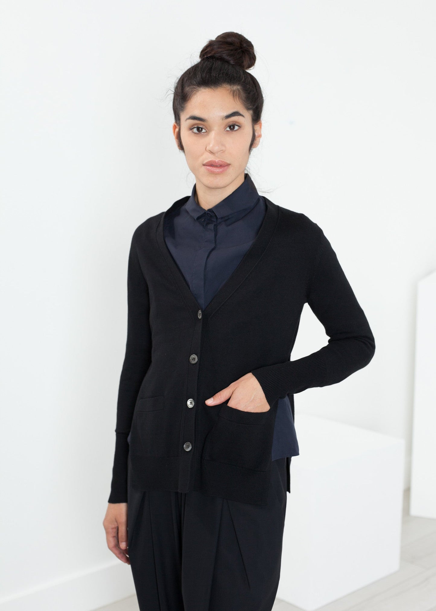 Cardigan quadrato in nero