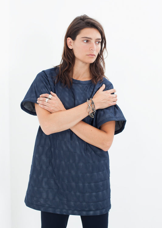 Mini abito in rete trapuntata in blu navy 