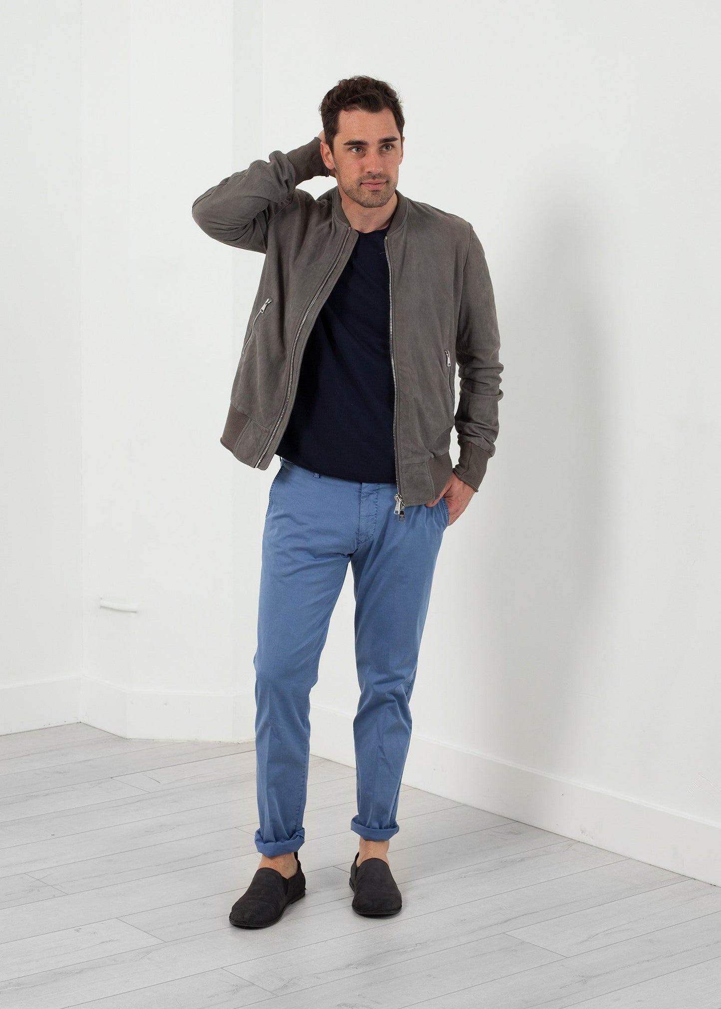 Pantaloni attillati