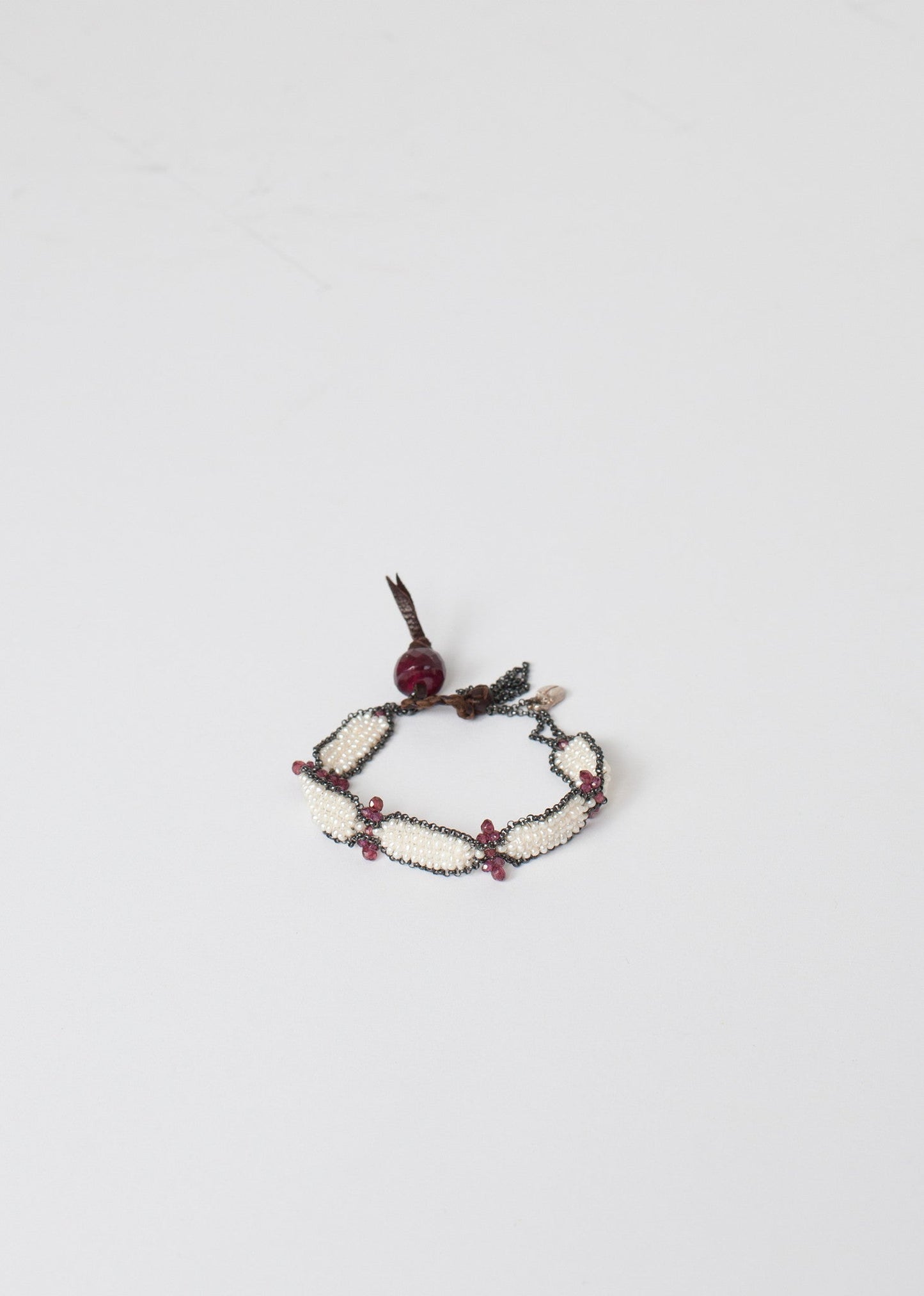 Bracciale granato in perla schiumosa